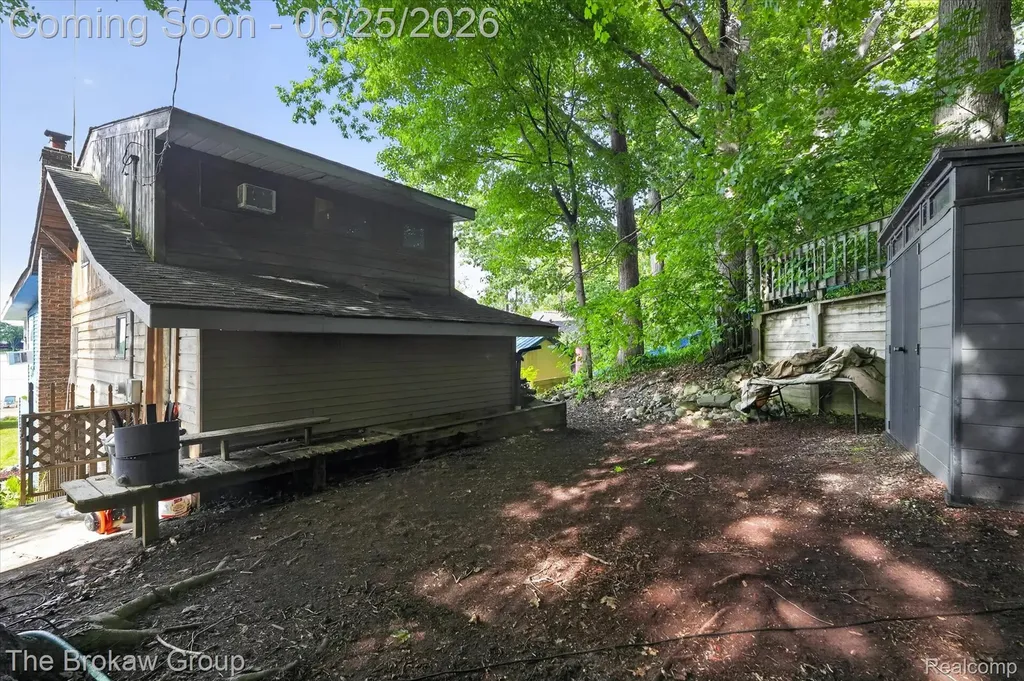 2076 Gray Park Drive Oregon Township MI 48446