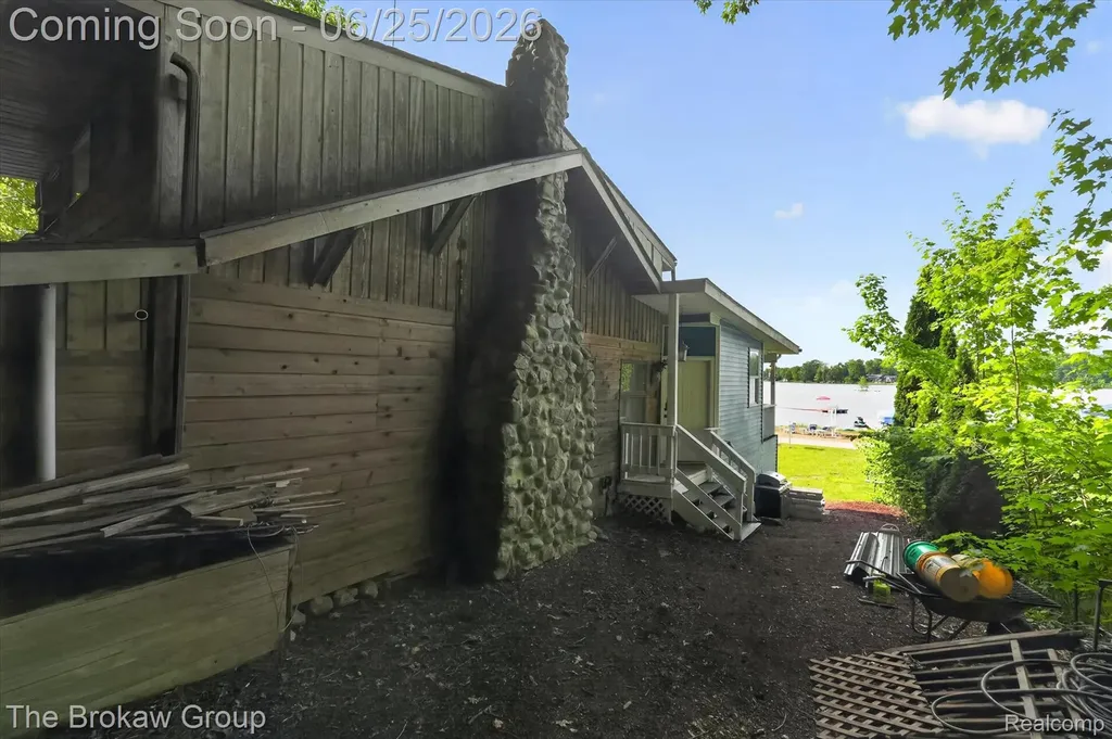 2076 Gray Park Drive Oregon Township MI 48446