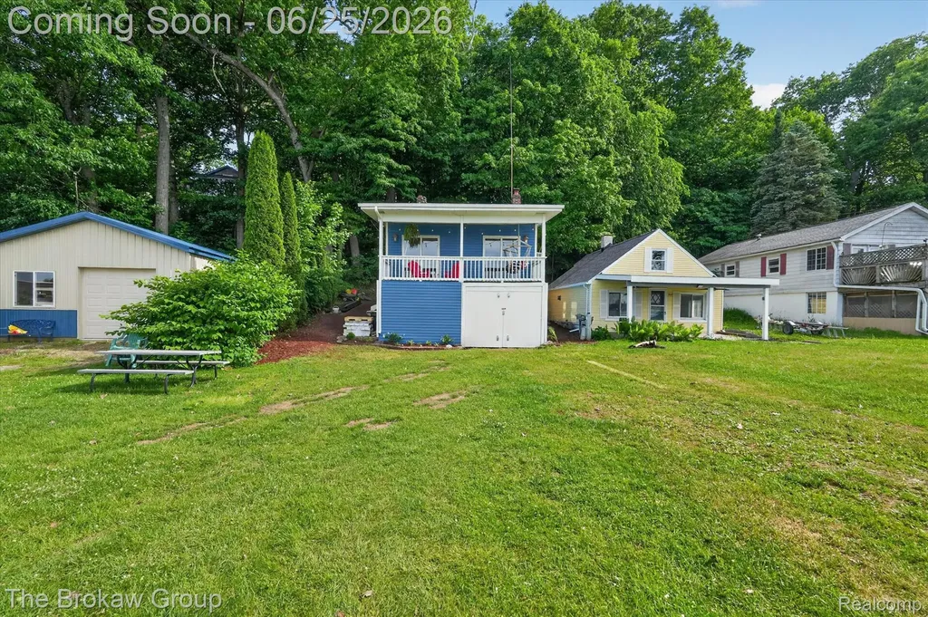 2076 Gray Park Drive Oregon Township MI 48446