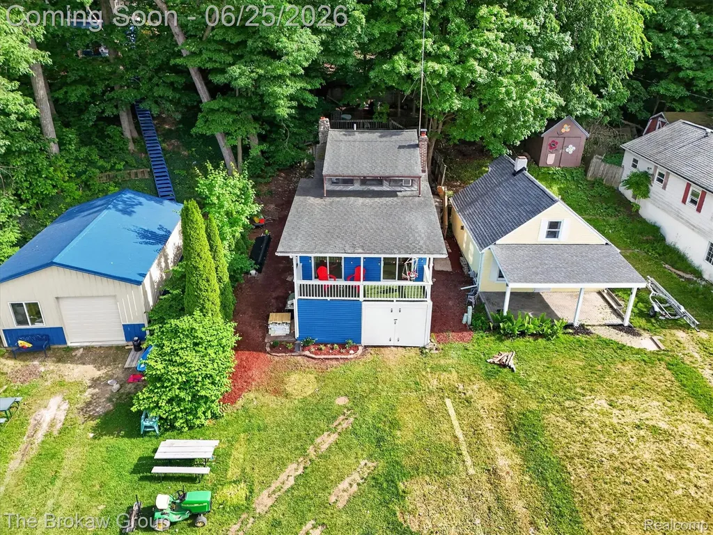 2076 Gray Park Drive Oregon Township MI 48446