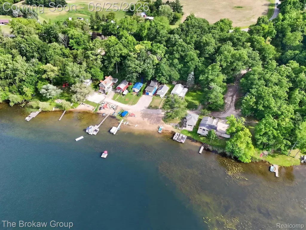 2076 Gray Park Drive Oregon Township MI 48446