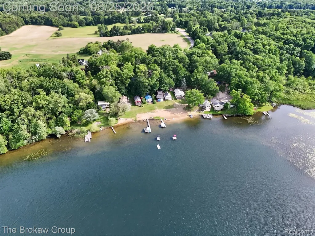 2076 Gray Park Drive Oregon Township MI 48446