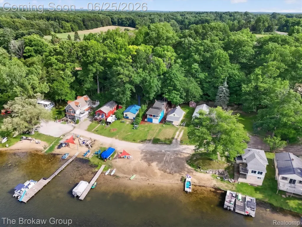 2076 Gray Park Drive Oregon Township MI 48446