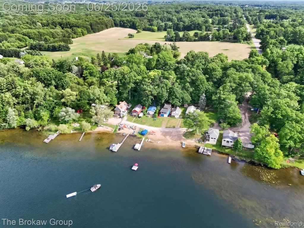2076 Gray Park Drive Oregon Township MI 48446