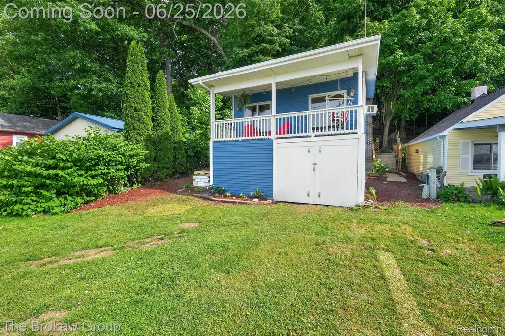2076 Gray Park Drive Oregon Township MI 48446