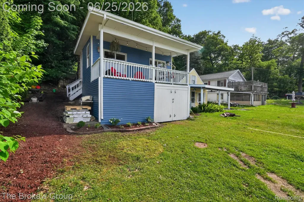 2076 Gray Park Drive Oregon Township MI 48446