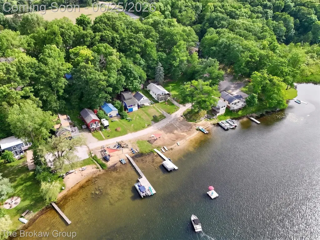 2076 Gray Park Drive Oregon Township MI 48446