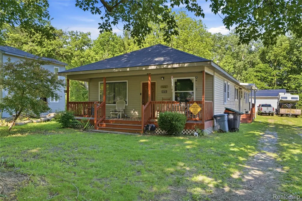11583 Cape Cod Street Taylor City MI 48180