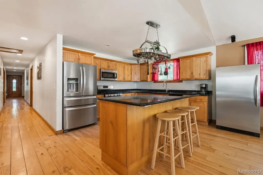 11583 Cape Cod Street Taylor City MI 48180