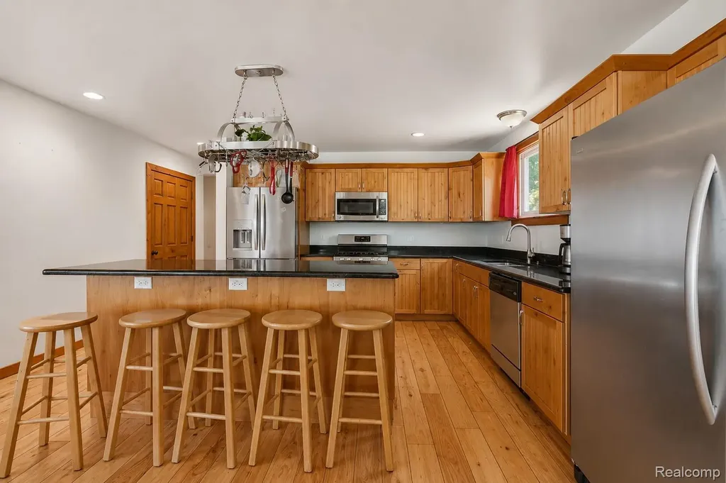 11583 Cape Cod Street Taylor City MI 48180