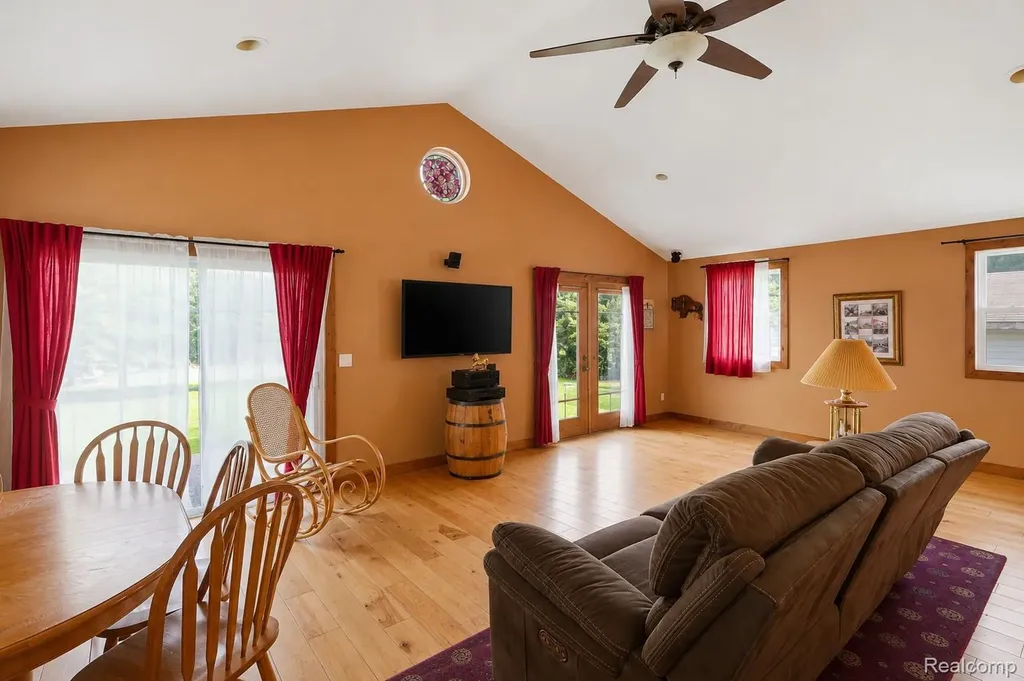 11583 Cape Cod Street Taylor City MI 48180