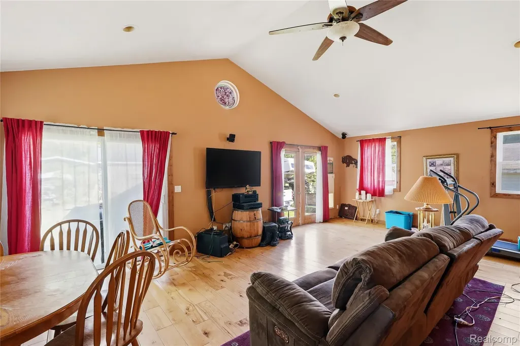 11583 Cape Cod Street Taylor City MI 48180