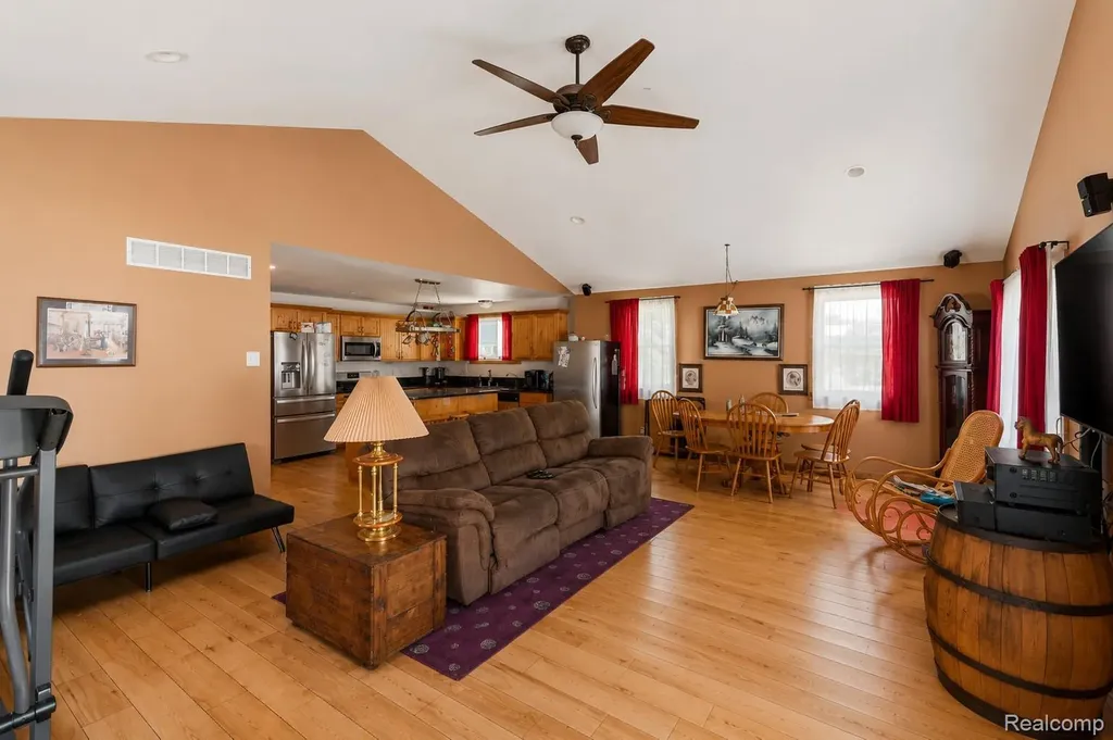 11583 Cape Cod Street Taylor City MI 48180