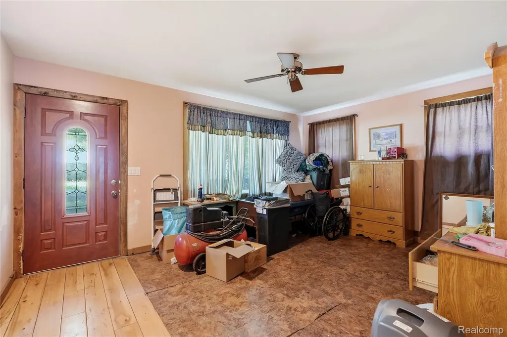 11583 Cape Cod Street Taylor City MI 48180
