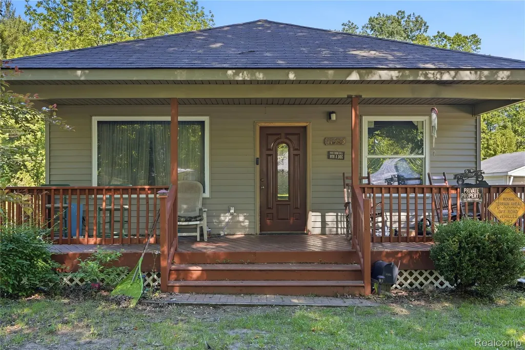 11583 Cape Cod Street Taylor City MI 48180