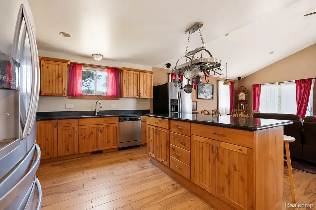 11583 Cape Cod Street Taylor City MI 48180