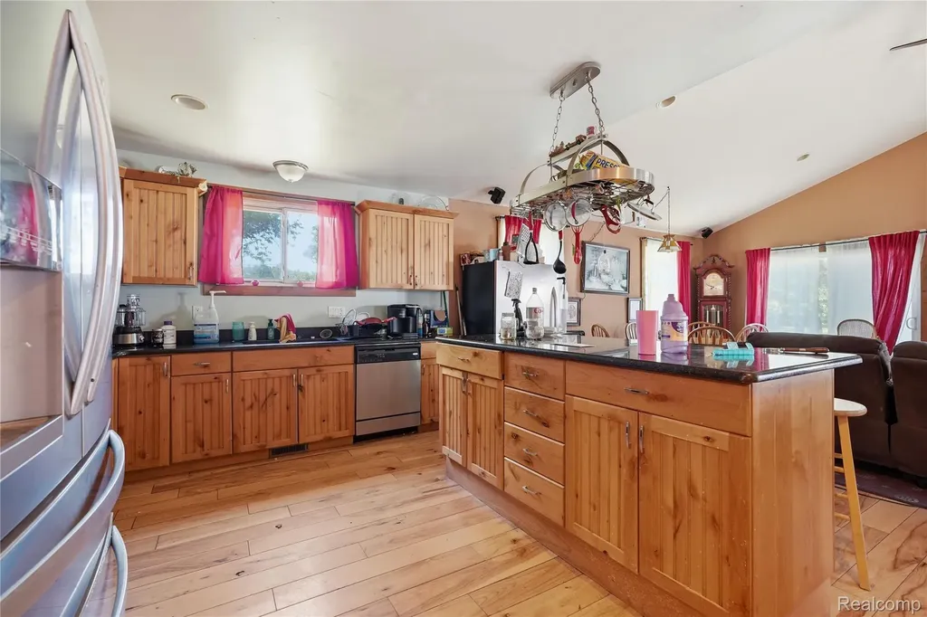 11583 Cape Cod Street Taylor City MI 48180