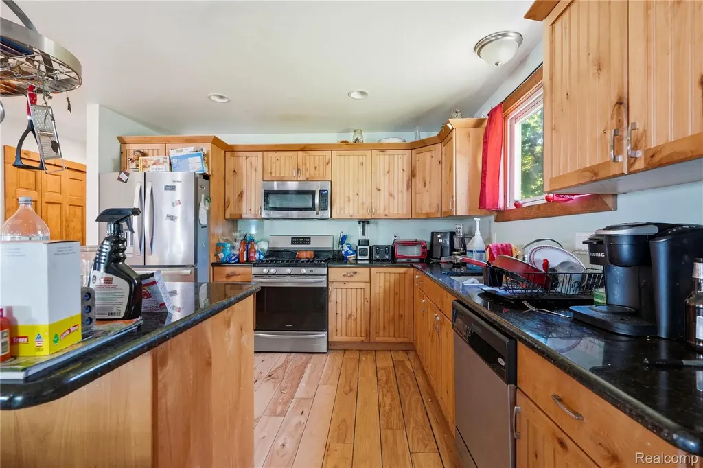 11583 Cape Cod Street Taylor City MI 48180