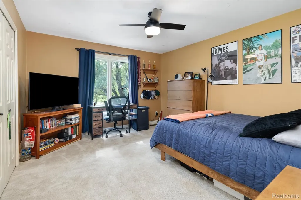 6577 Crabapple Troy City MI 48098