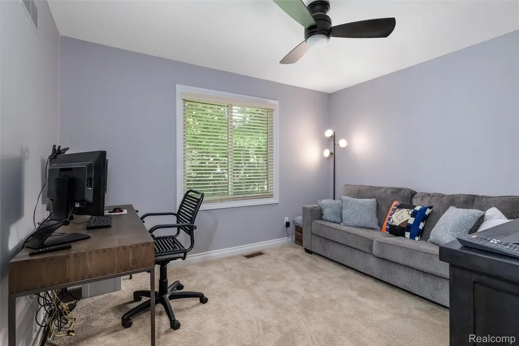 6577 Crabapple Troy City MI 48098