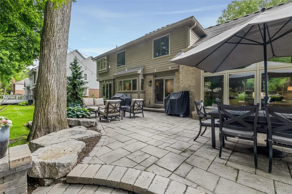 6577 Crabapple Troy City MI 48098