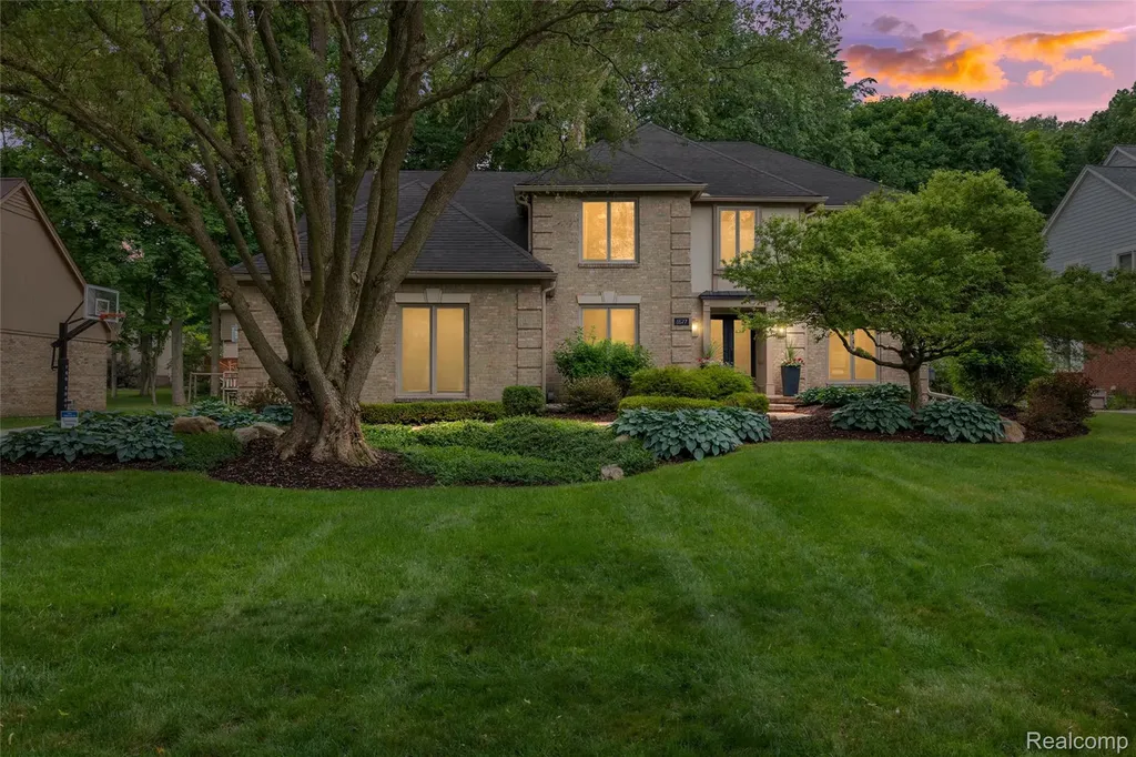 6577 Crabapple Troy City MI 48098