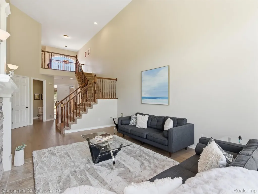 10822 Sparkling Waters Court Green Oak Township MI 48178