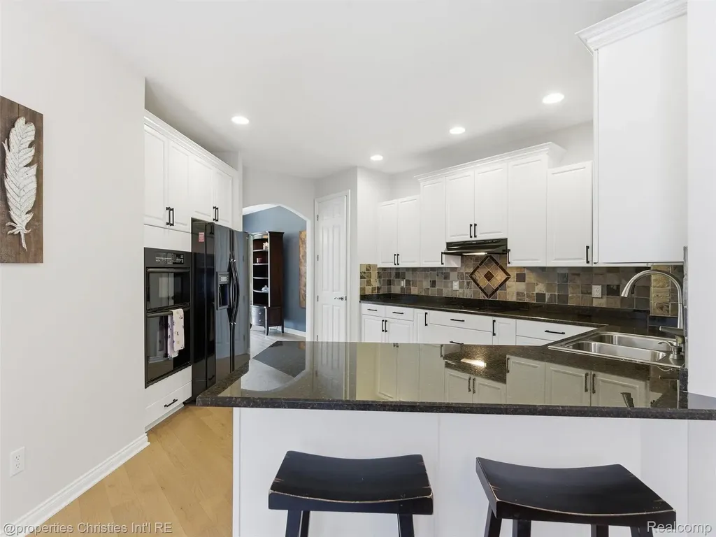 10822 Sparkling Waters Court Green Oak Township MI 48178