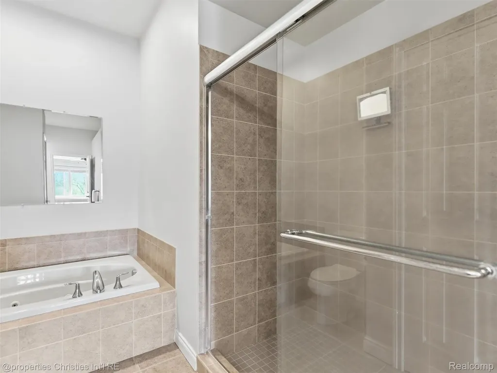 10822 Sparkling Waters Court Green Oak Township MI 48178