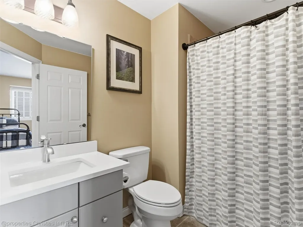 10822 Sparkling Waters Court Green Oak Township MI 48178