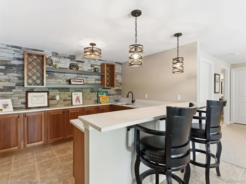 10822 Sparkling Waters Court Green Oak Township MI 48178