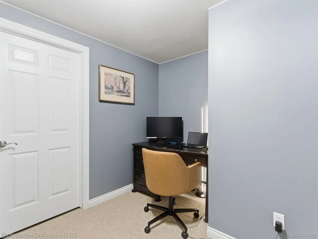10822 Sparkling Waters Court Green Oak Township MI 48178
