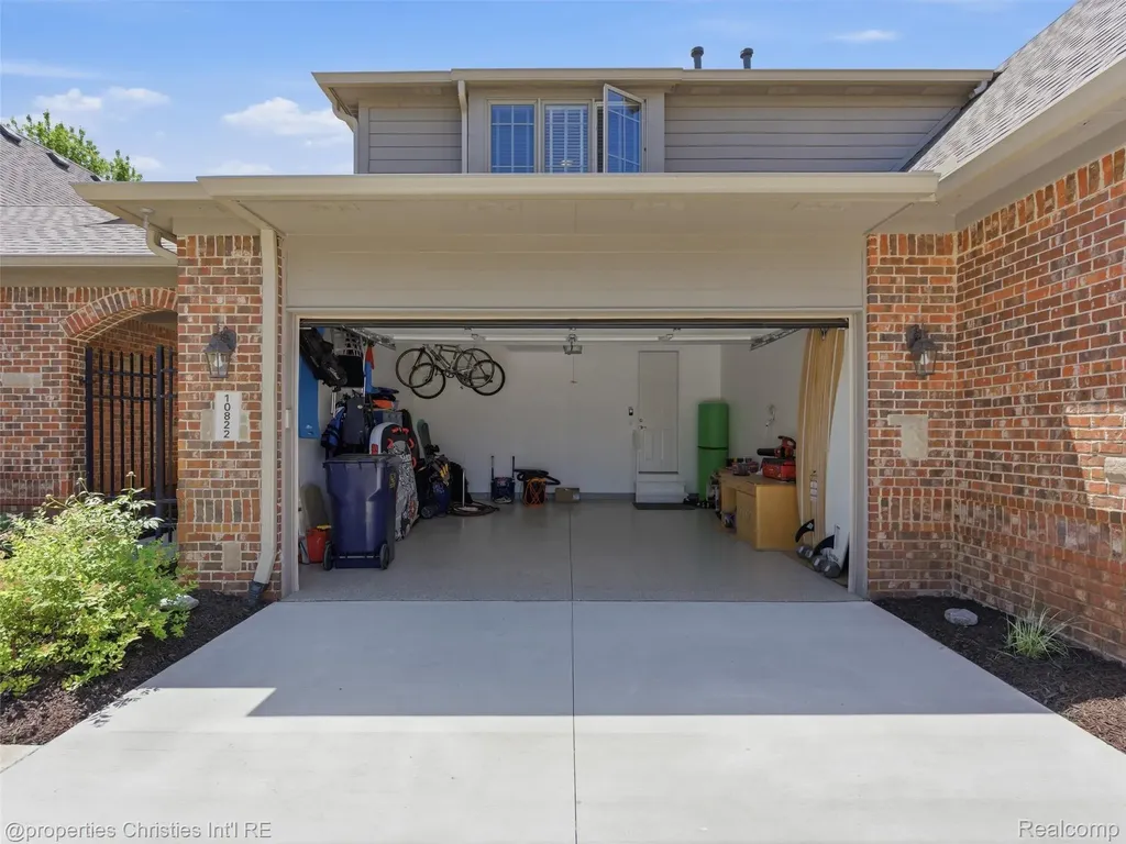 10822 Sparkling Waters Court Green Oak Township MI 48178