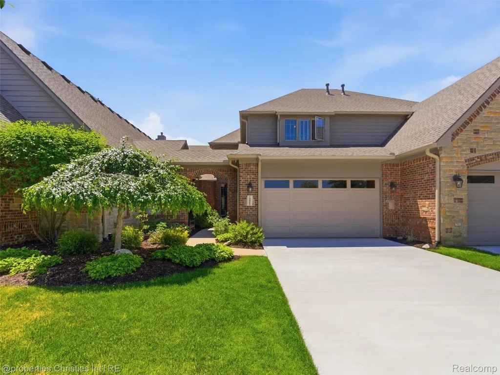 10822 Sparkling Waters Court Green Oak Township MI 48178
