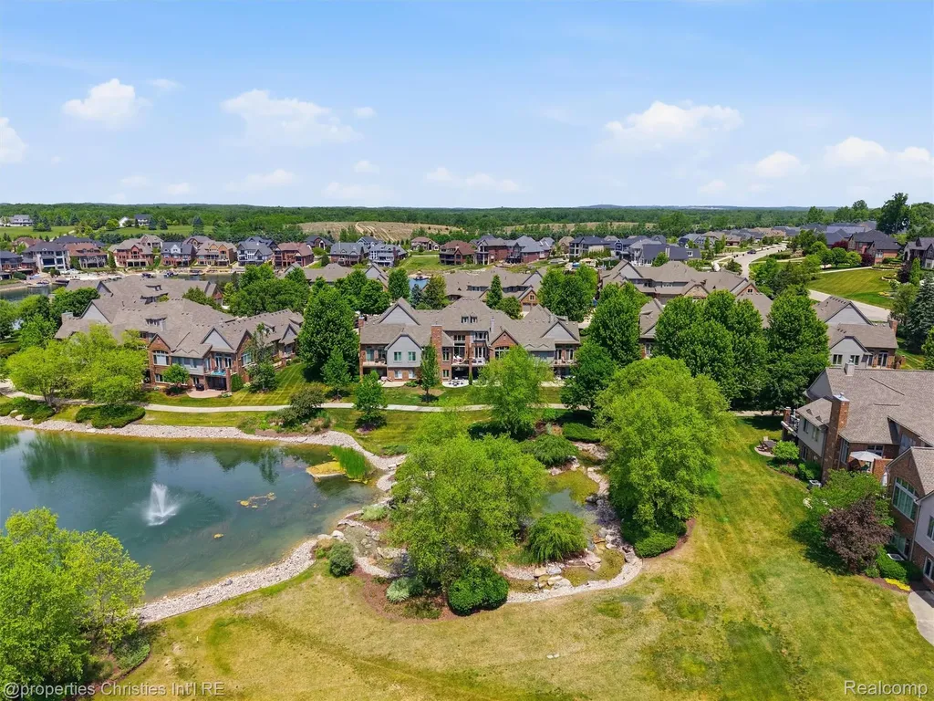 10822 Sparkling Waters Court Green Oak Township MI 48178