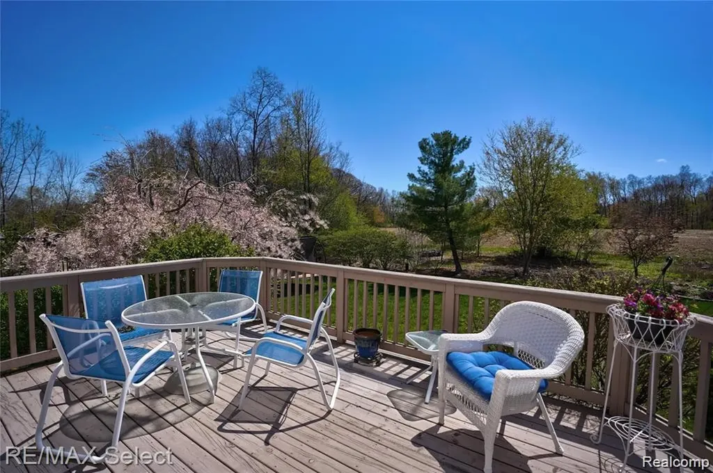 5100 Meadow Crest Circle Grand Blanc Charter Township MI 48442