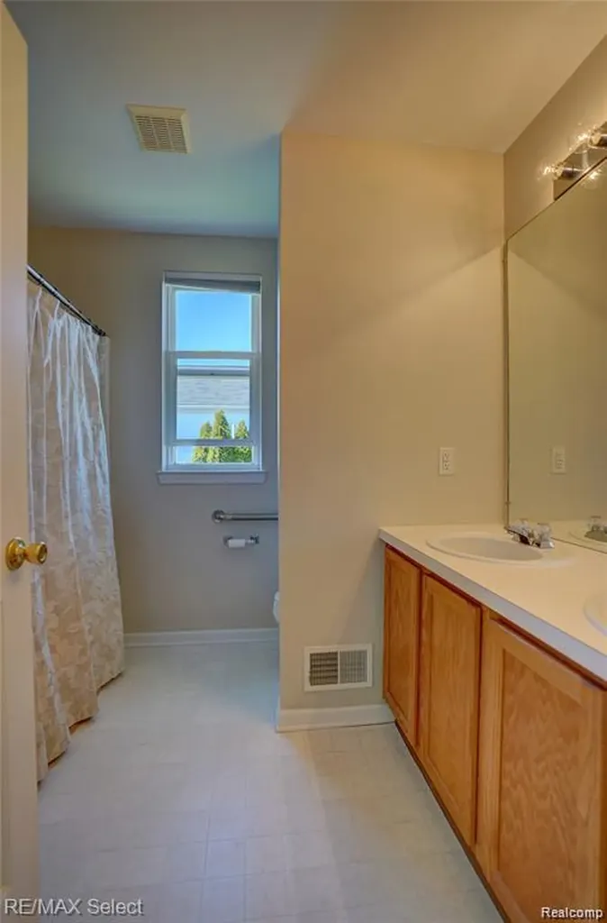 5100 Meadow Crest Circle Grand Blanc Charter Township MI 48442