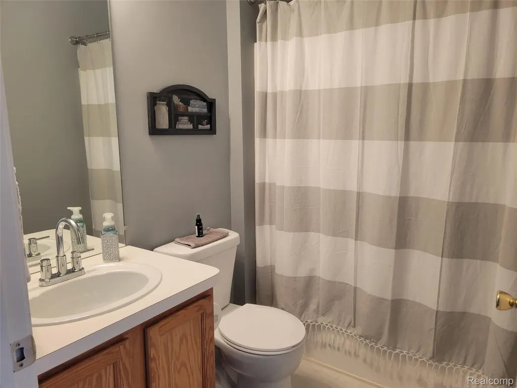 5100 Meadow Crest Circle Grand Blanc Charter Township MI 48442