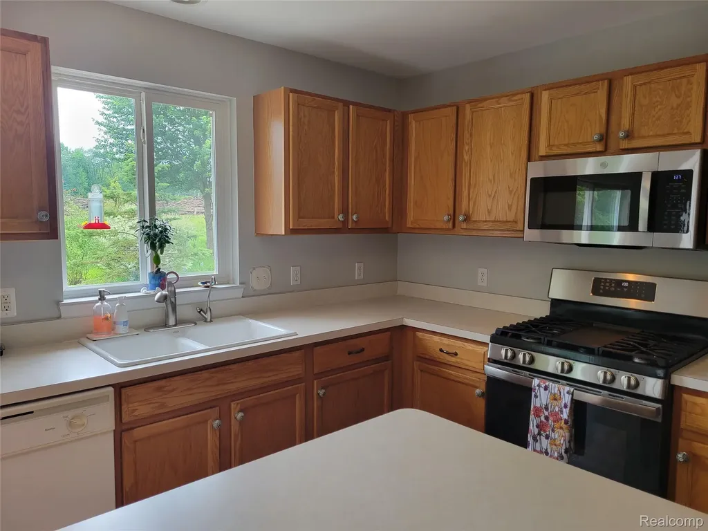5100 Meadow Crest Circle Grand Blanc Charter Township MI 48442