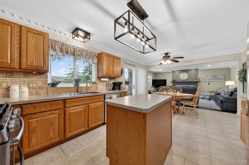 4728 Sherwood Circle Canton Charter Township MI 48188