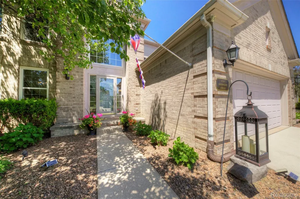 4728 Sherwood Circle Canton Charter Township MI 48188