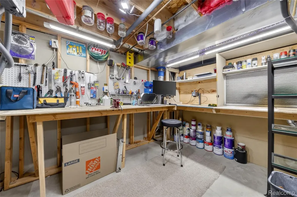 4728 Sherwood Circle Canton Charter Township MI 48188