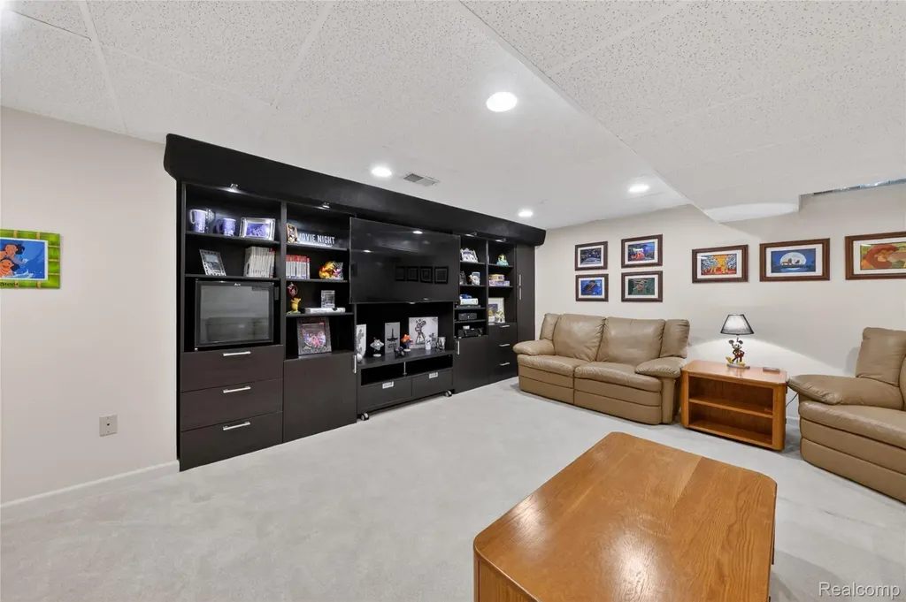4728 Sherwood Circle Canton Charter Township MI 48188