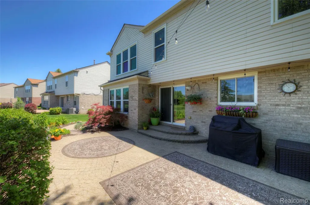 4728 Sherwood Circle Canton Charter Township MI 48188