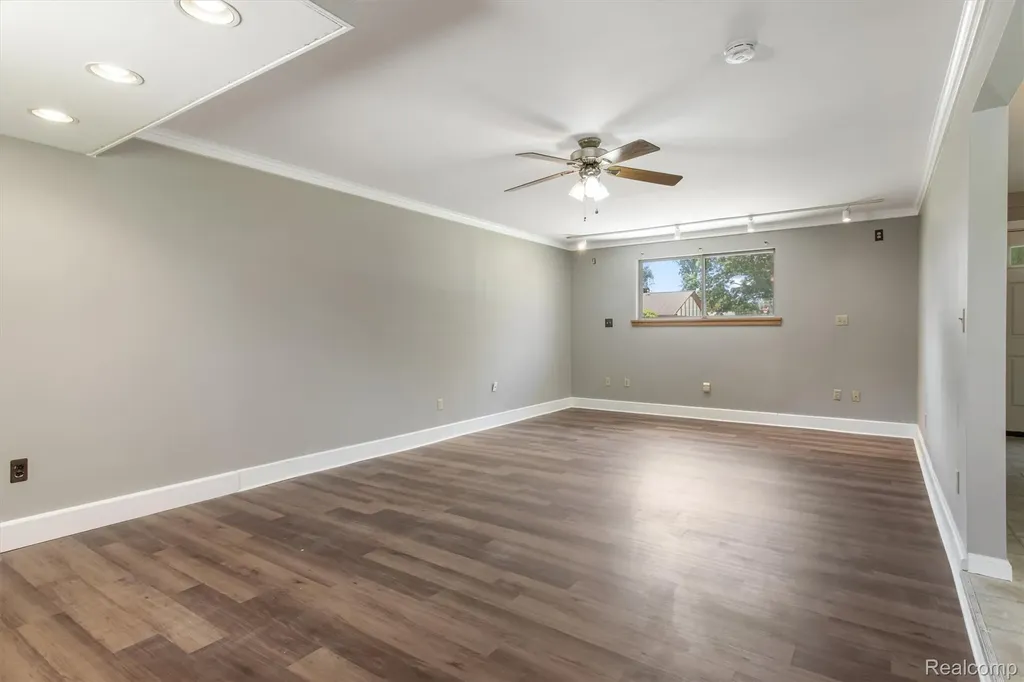 51056 Fairlane Drive Shelby Charter Township MI 48316