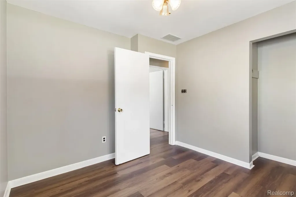 51056 Fairlane Drive Shelby Charter Township MI 48316