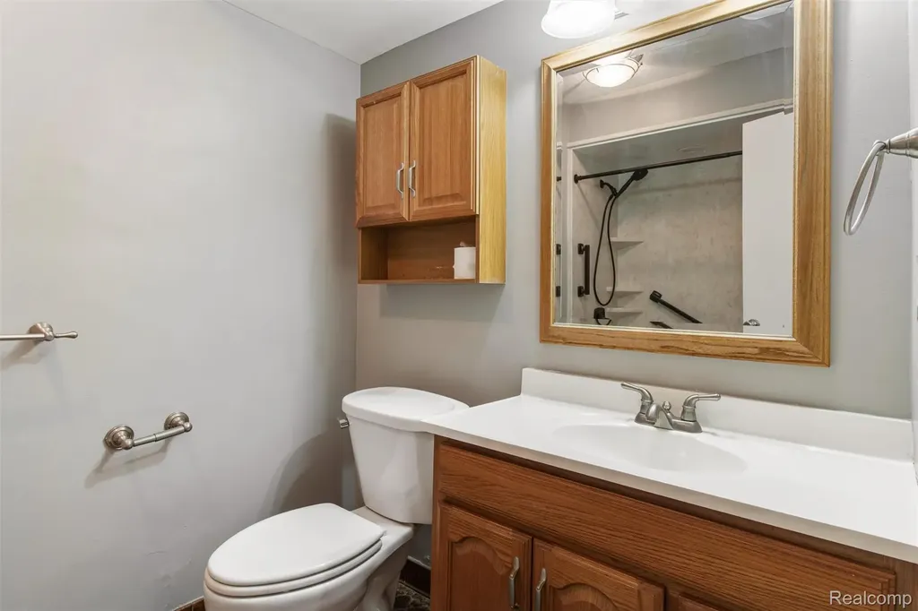 51056 Fairlane Drive Shelby Charter Township MI 48316