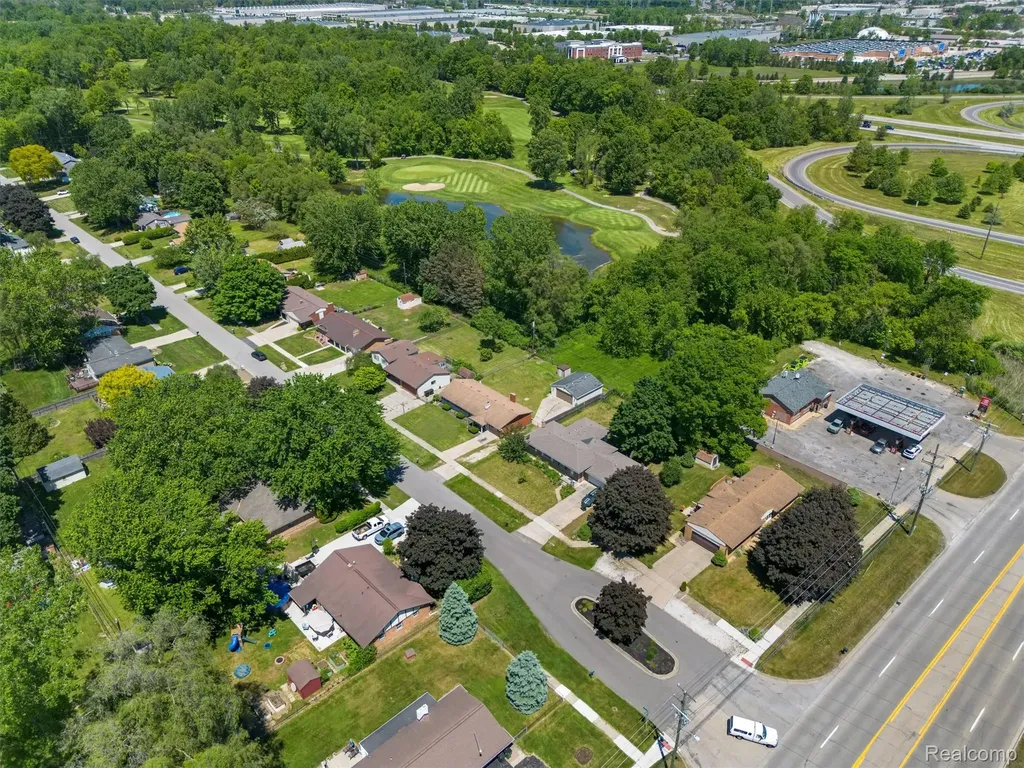 51056 Fairlane Drive Shelby Charter Township MI 48316