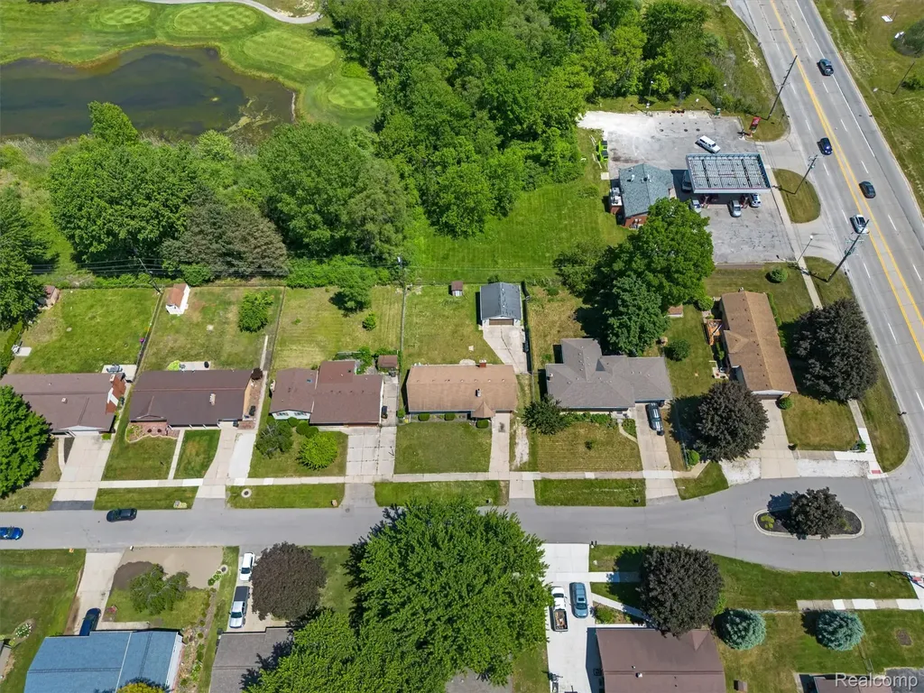 51056 Fairlane Drive Shelby Charter Township MI 48316