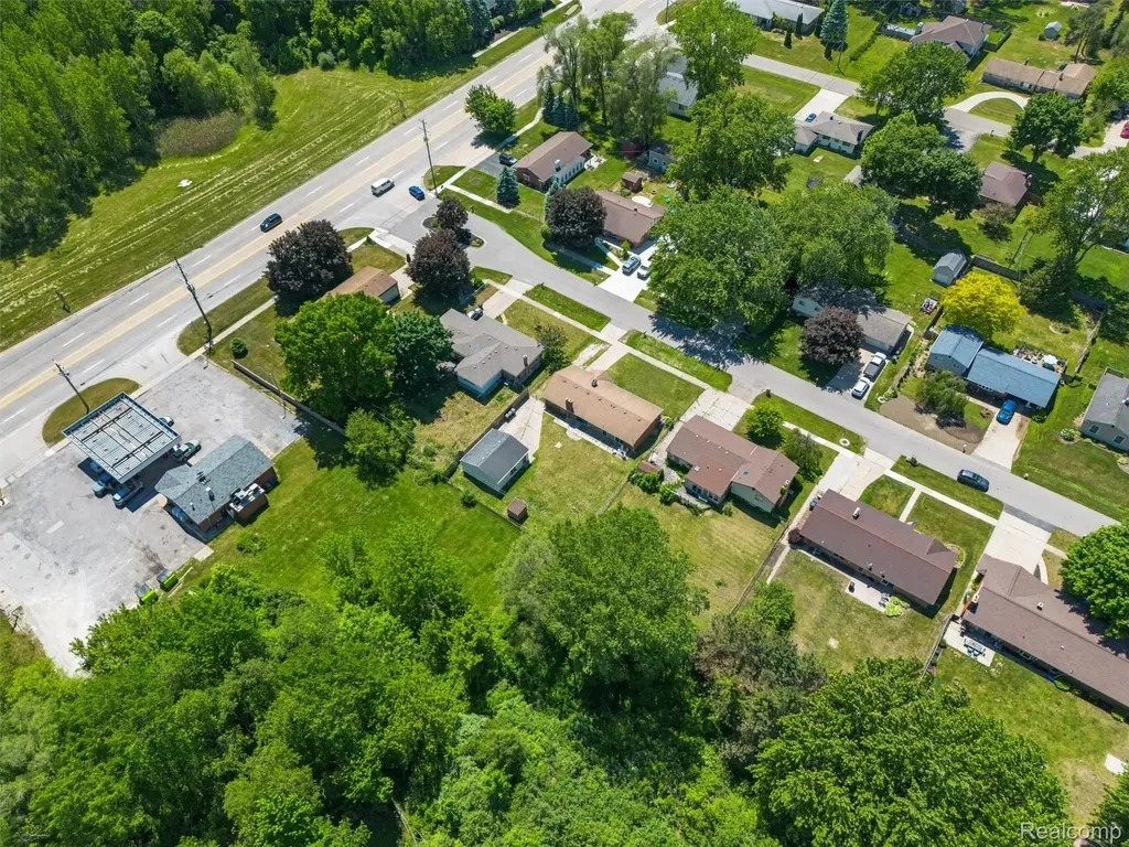 51056 Fairlane Drive Shelby Charter Township MI 48316